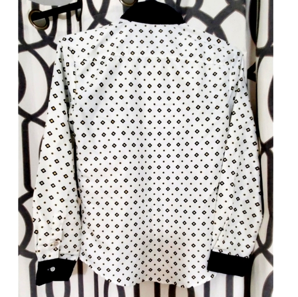 MAN'S HIGH FASHION Buttonup Shirt - Picture 2 of 5